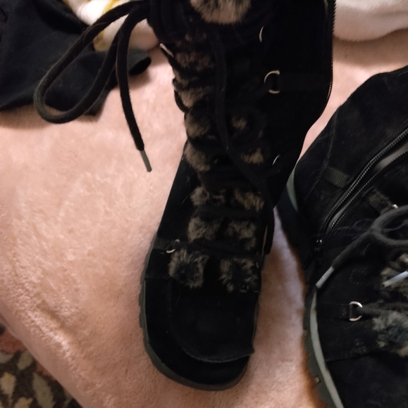 Woman's Sketchers Boots - Picture 1 of 4